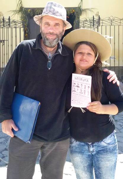 Pablo Harvey, editor de NOTIRUYA, junto a la iruyana Lorena Madrigal, con NOTIRUYA