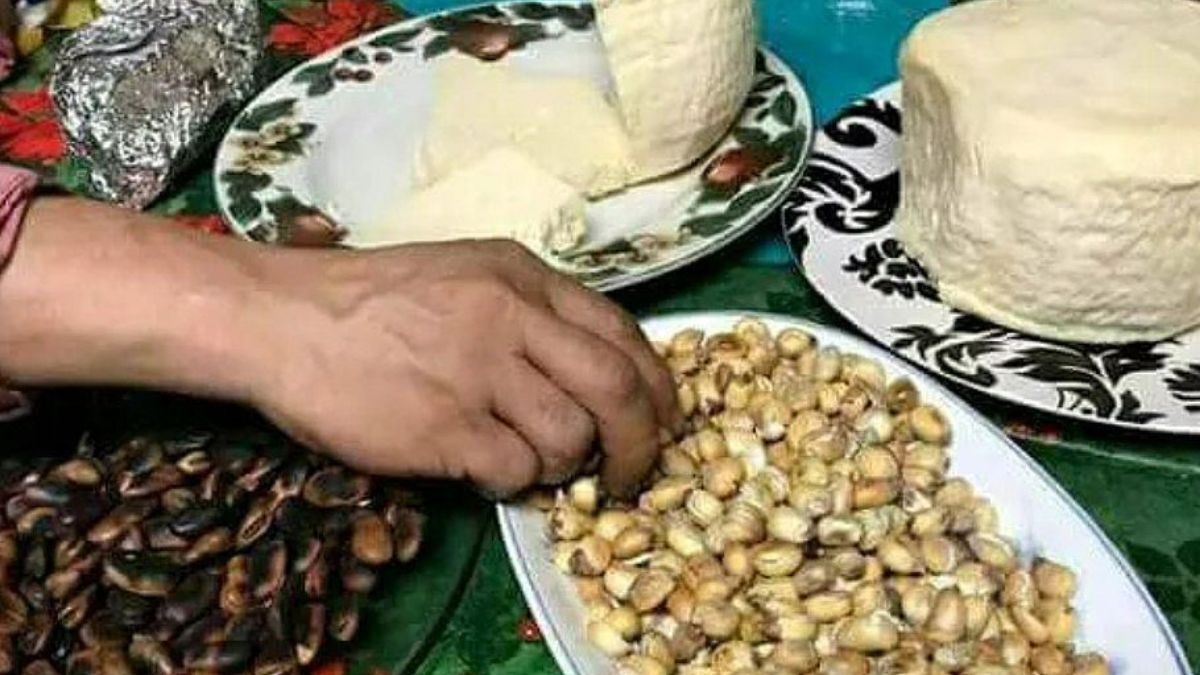 Habas y maíz tostado, queso de cabra, gastronomía típica de Iruya.
