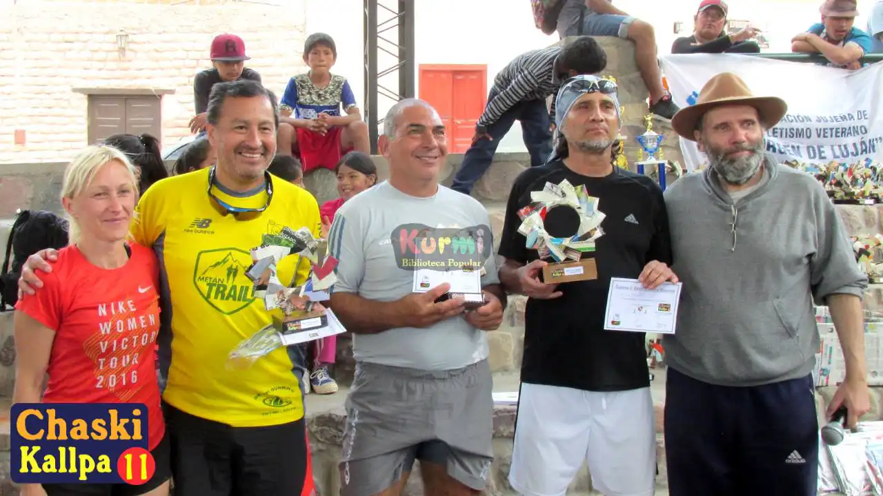 Otra de las fotos de la premiación de la Chaski Kallpa 11: una de las categorías de caballeros.