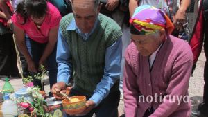 Fiestas y Celebraciones de Iruya. Ofrendando a la Pachamama (foto: Pablo Harvey)