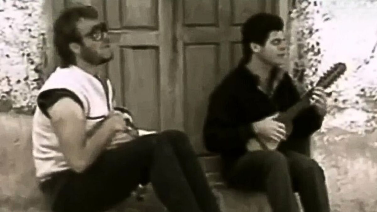 León Gieco y Gustavo Santaolalla en Iruya, en el año 1984.